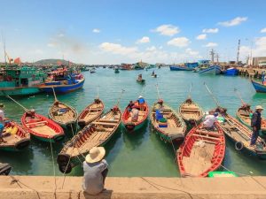 Khám phá làng chài Hàm Ninh